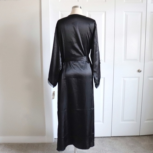 Flora by Flora Nikrooz Black Satin Stella Robe - Picture 6 of 13